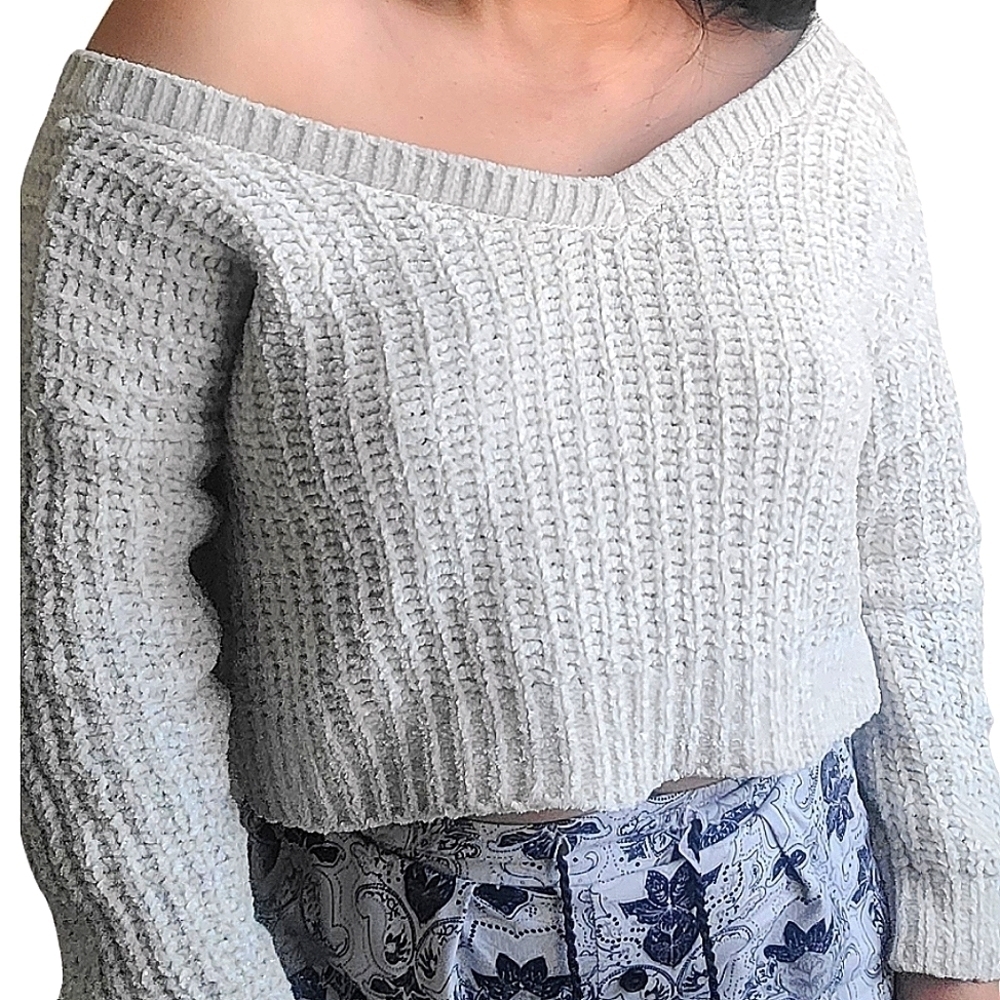 FOREVER 21 Cable Knit Cropped Top Size Small in Off White